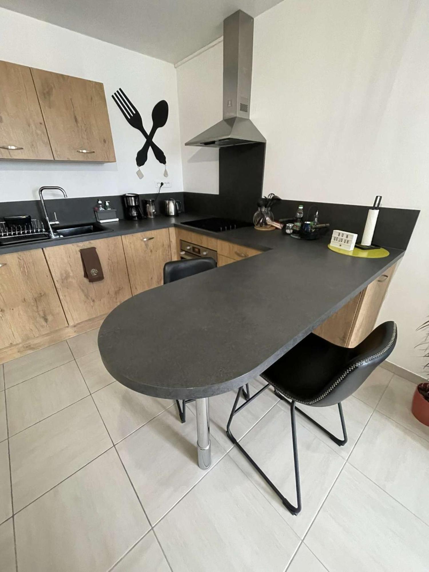 Appart. Sur Caen Avec Garage Et Wifi. Exteriör bild